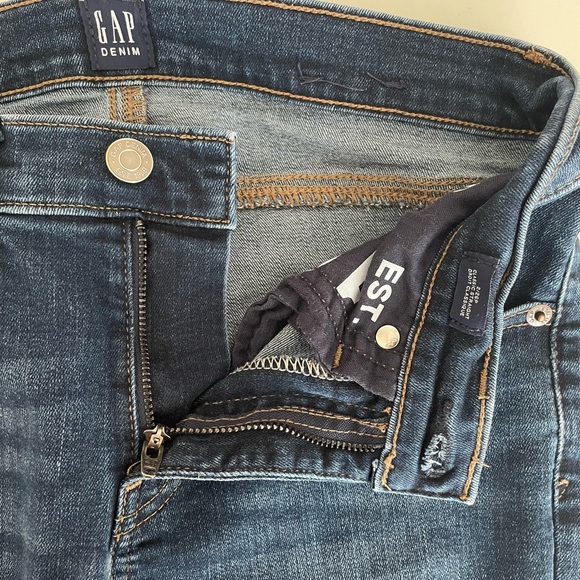 Gap Classic Straight Dark Indigo Jeans - Picture 4 of 10